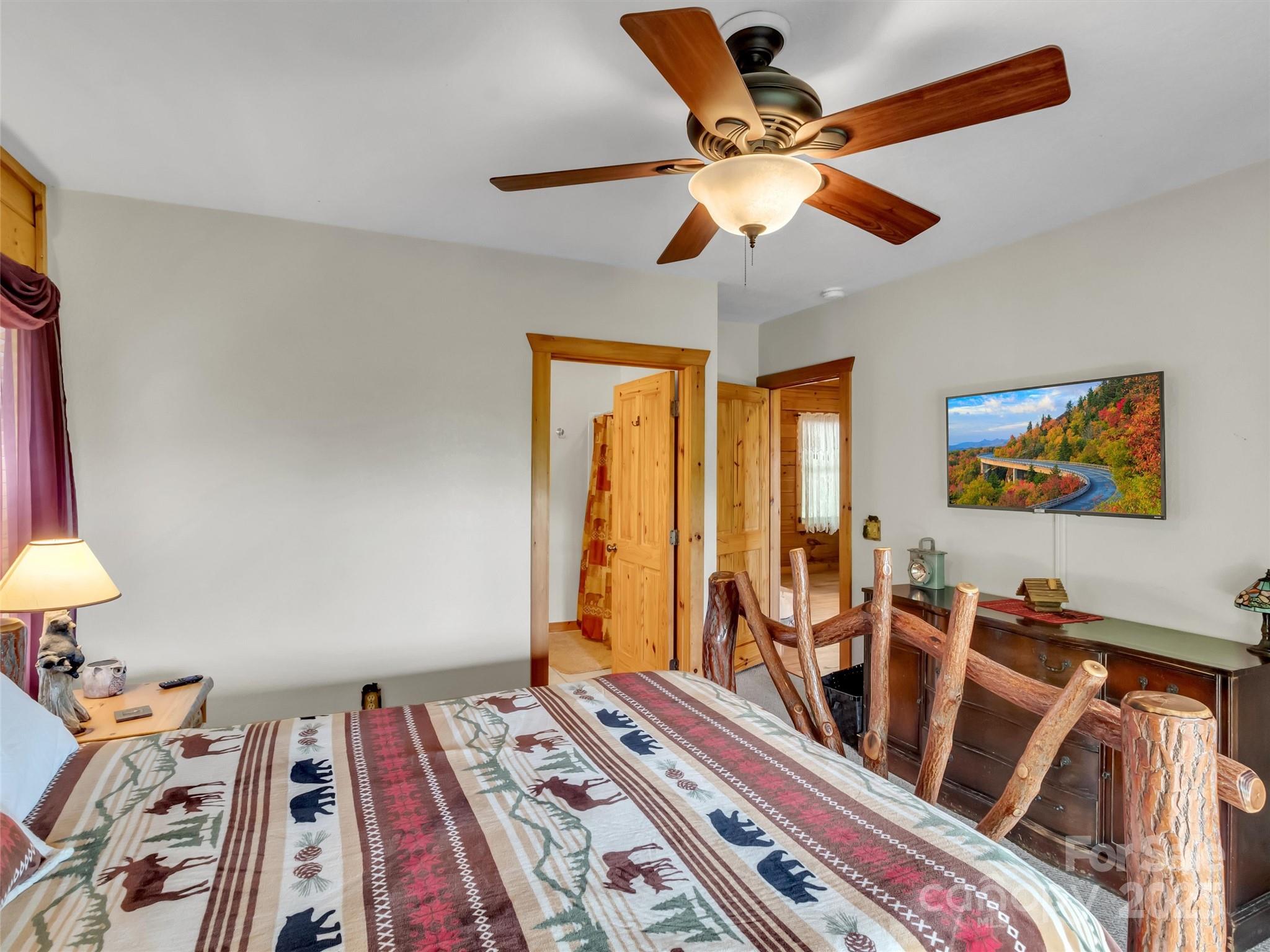 1064 Point Of View Drive Waynesville NC 28785