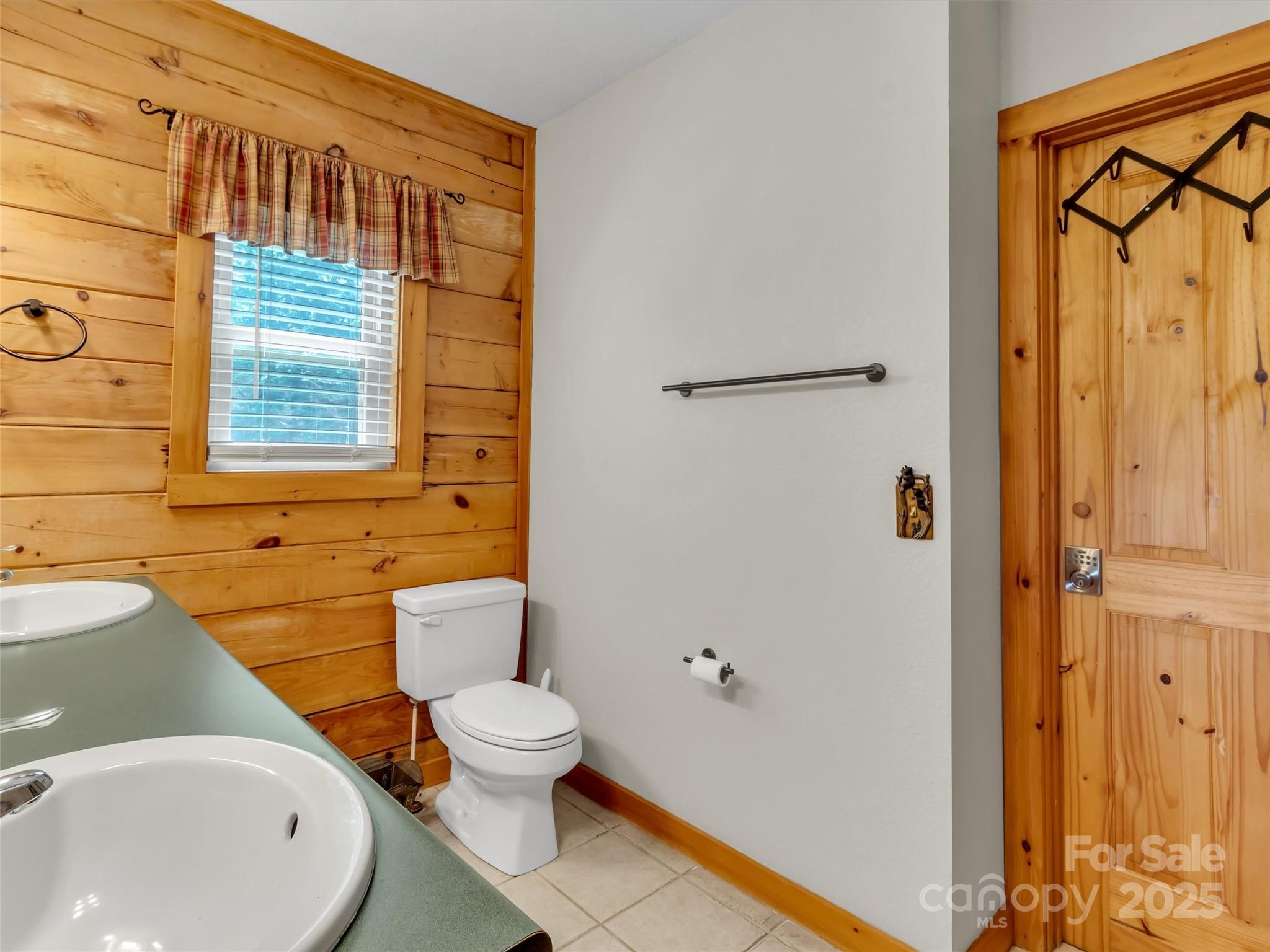 1064 Point Of View Drive Waynesville NC 28785