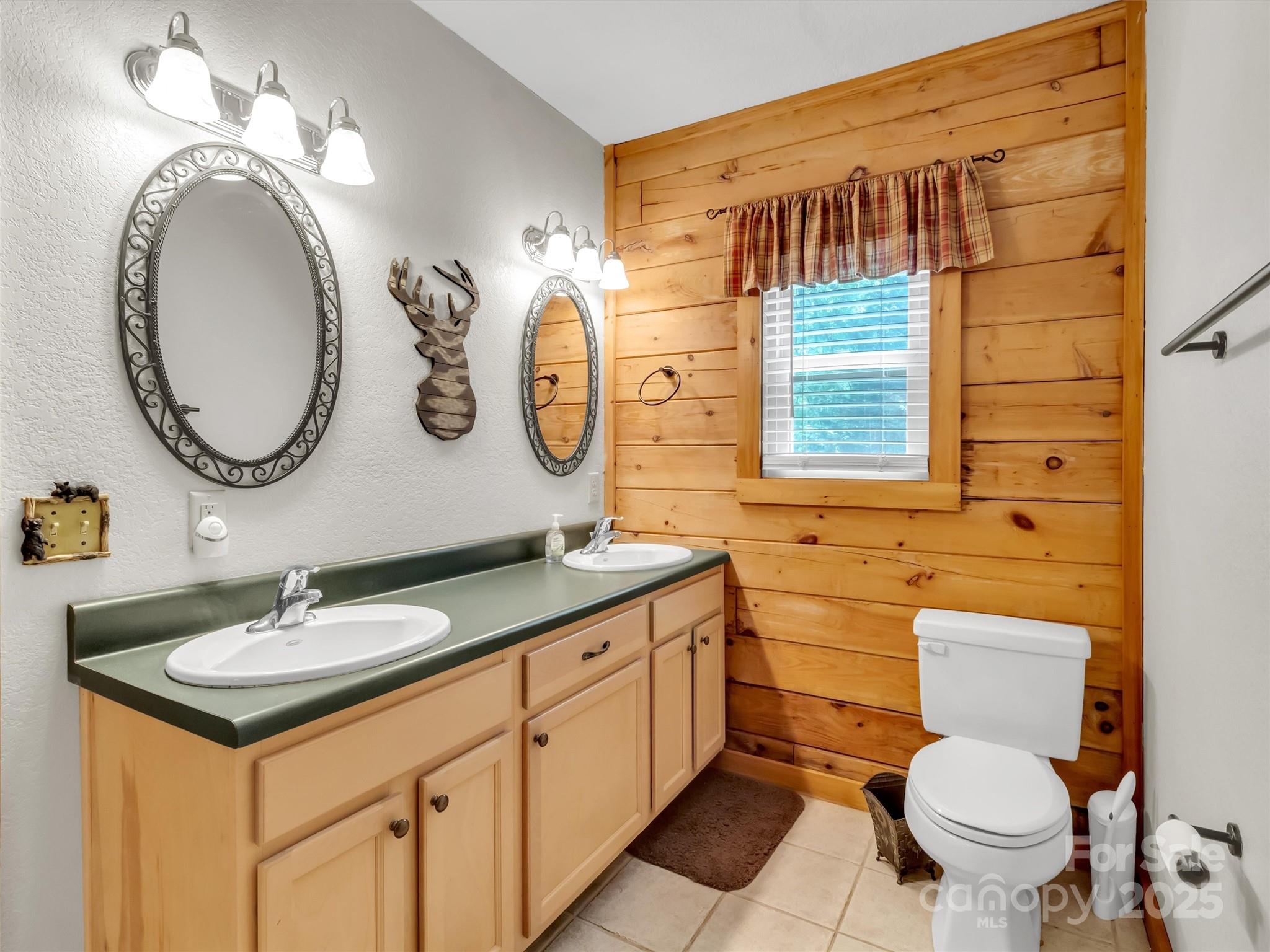 1064 Point Of View Drive Waynesville NC 28785