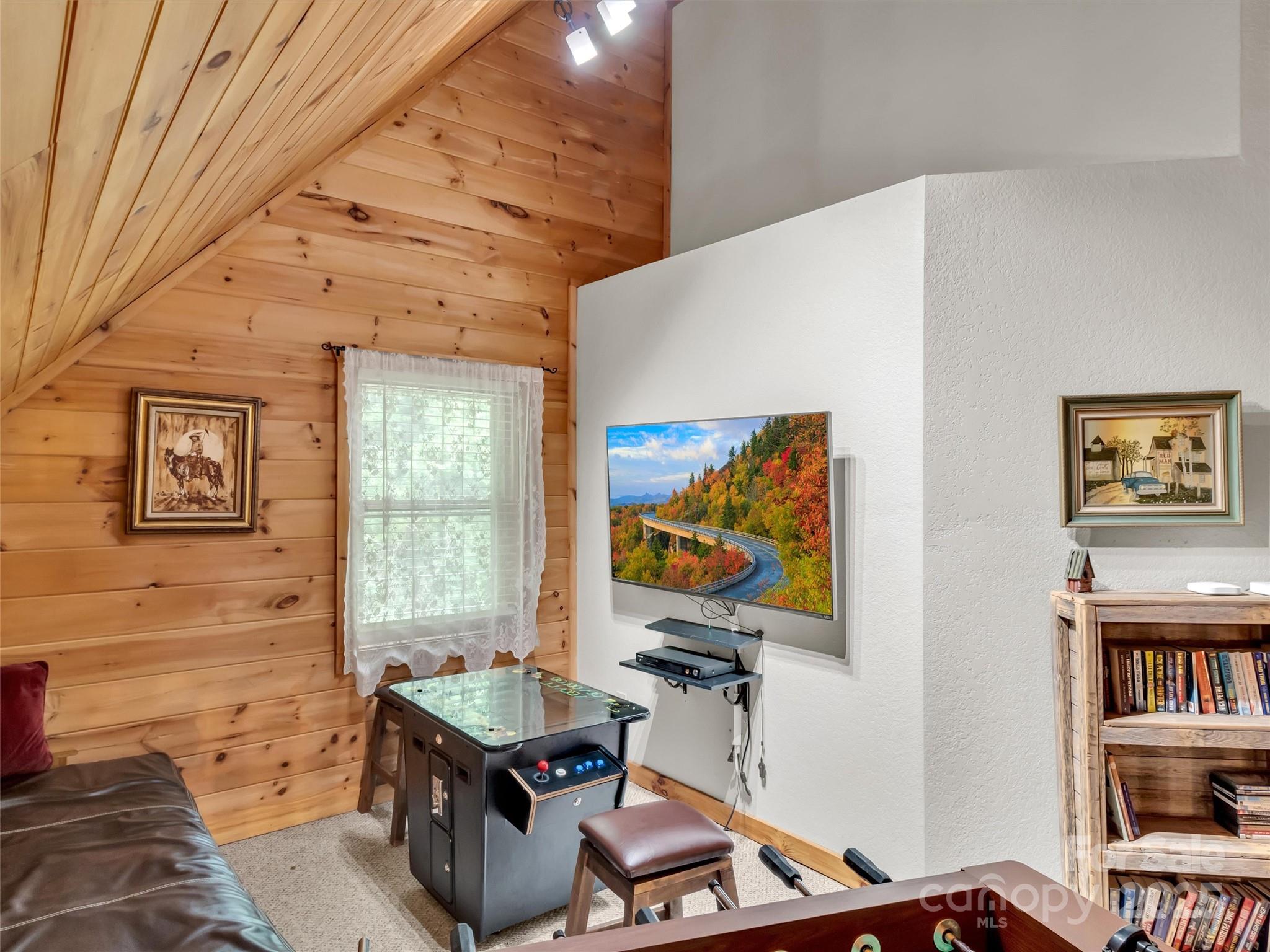 1064 Point Of View Drive Waynesville NC 28785