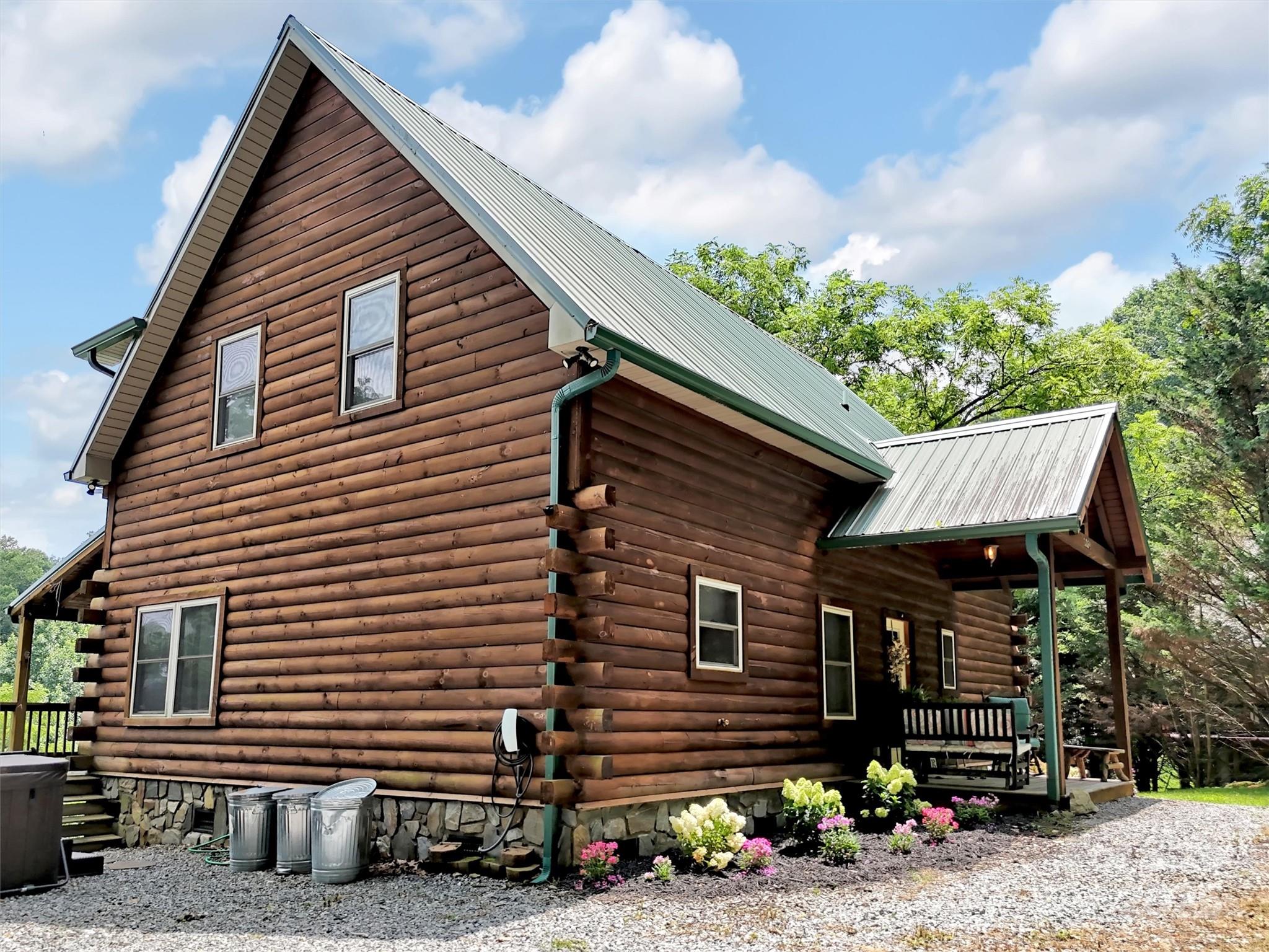 1064 Point Of View Drive Waynesville NC 28785