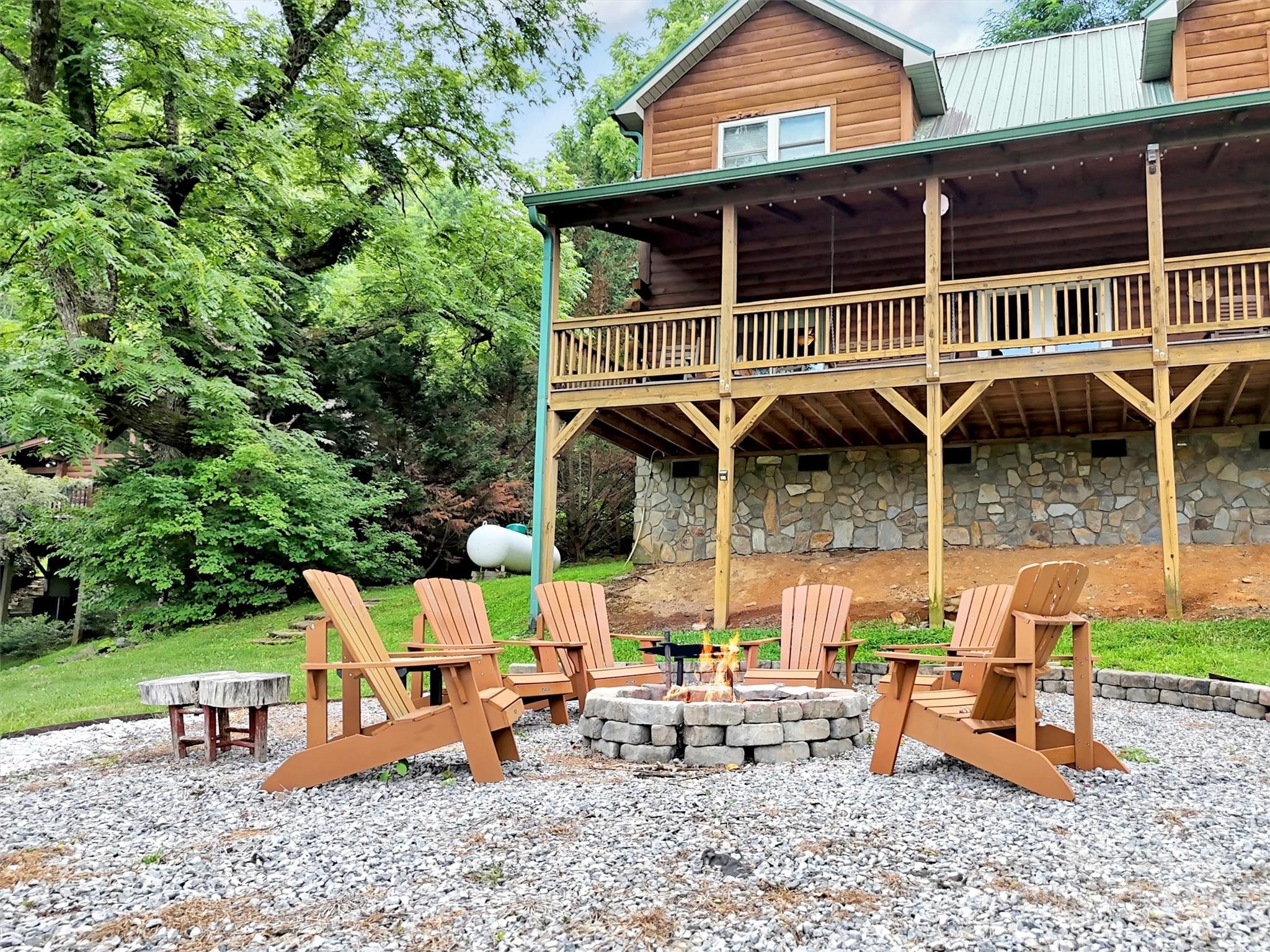 1064 Point Of View Drive Waynesville NC 28785