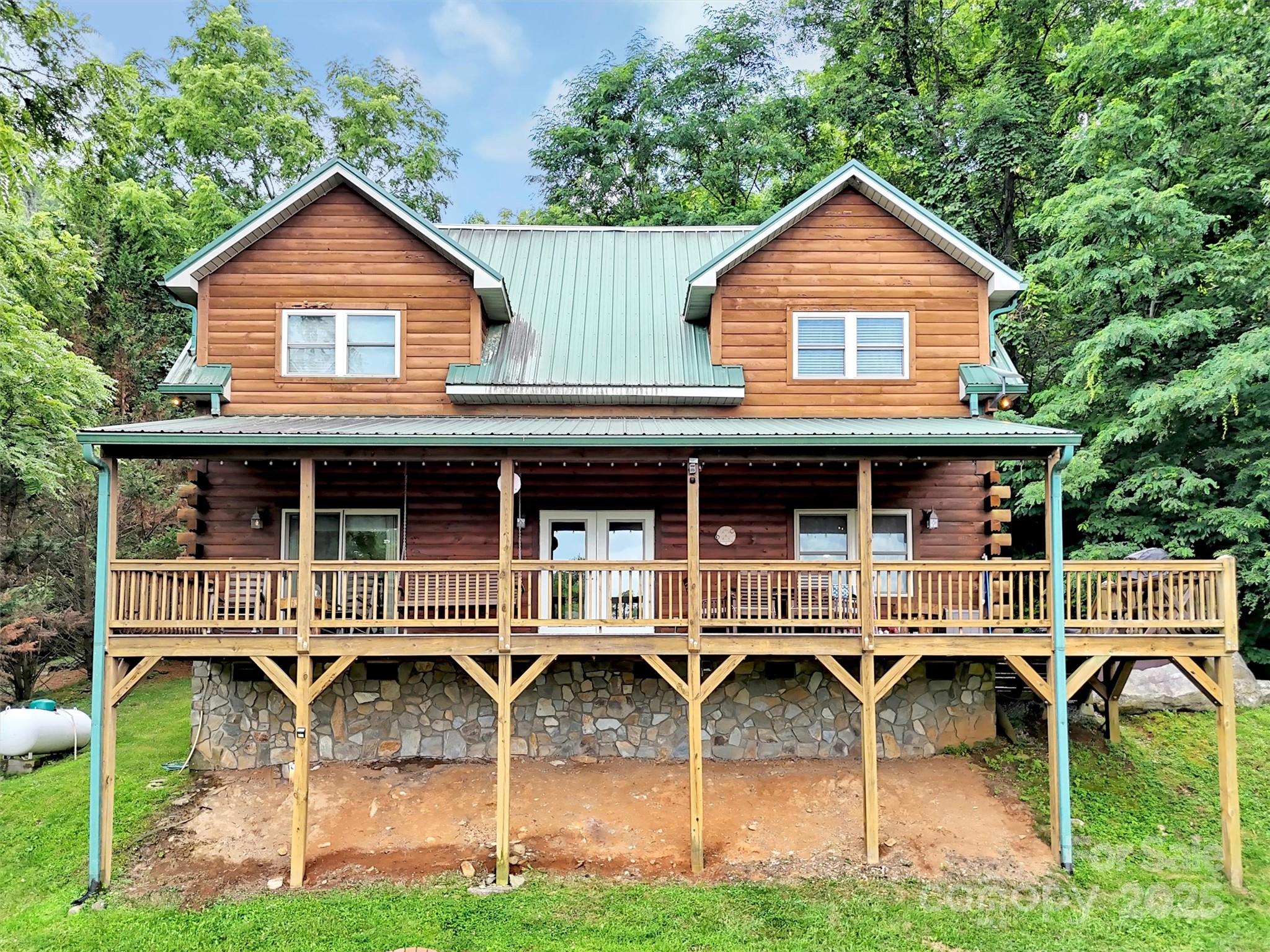 1064 Point Of View Drive Waynesville NC 28785
