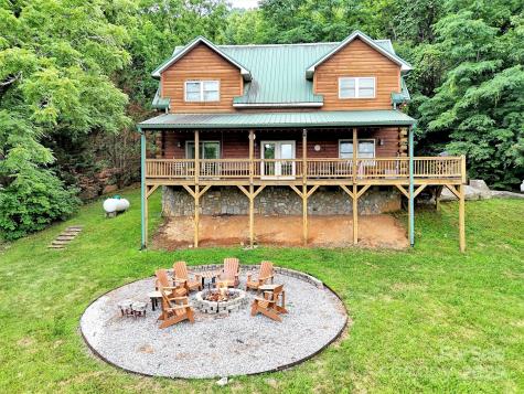 1064 Point Of View Drive Waynesville NC 28785