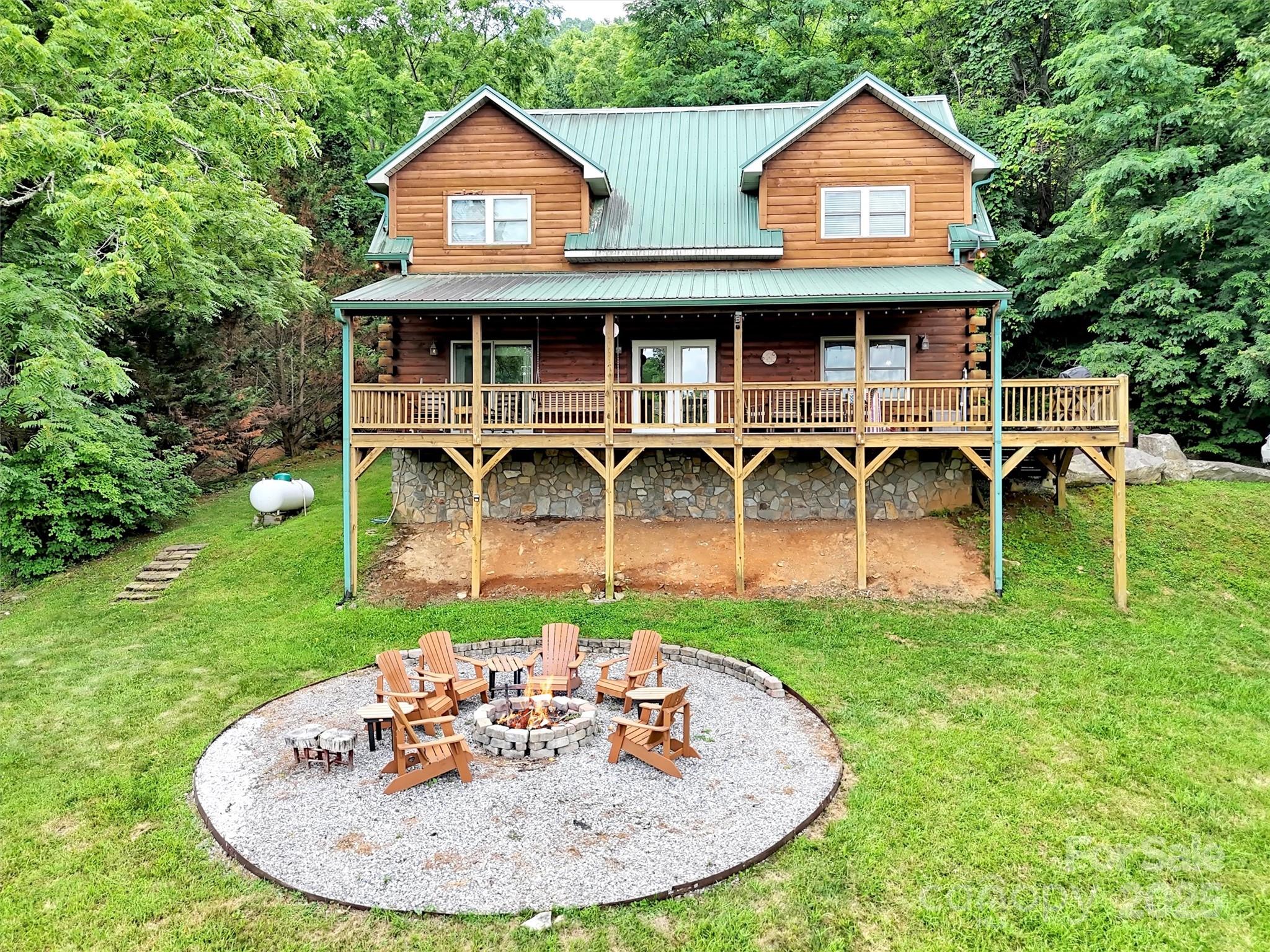 1064 Point Of View Drive Waynesville NC 28785