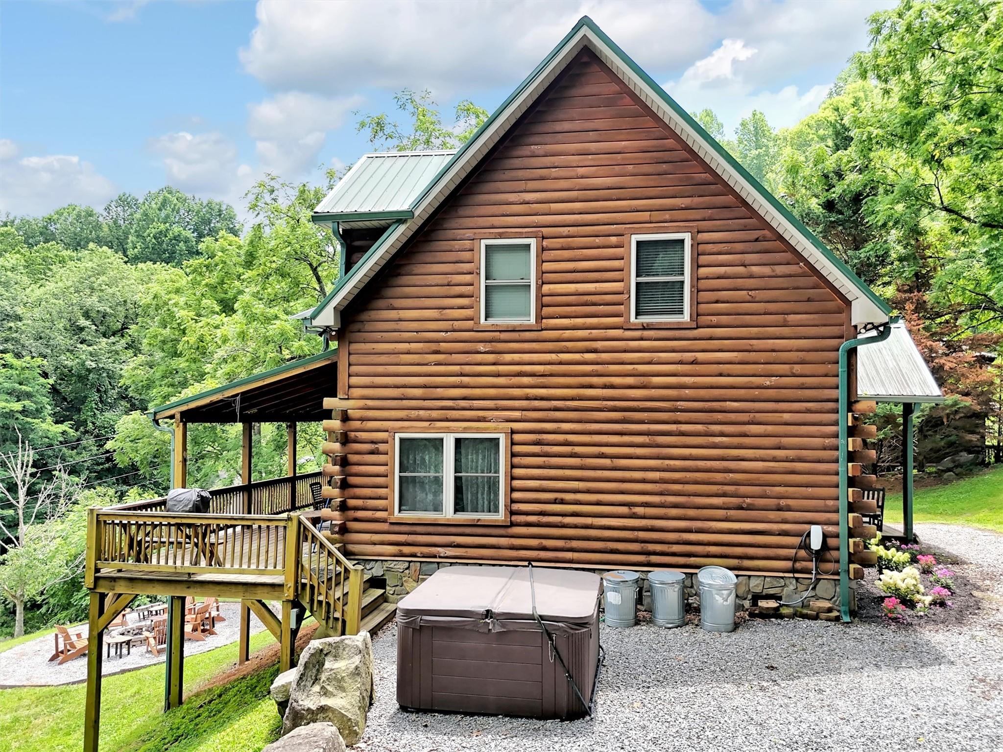 1064 Point Of View Drive Waynesville NC 28785