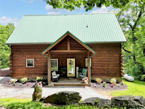 1064 Point Of View Drive Waynesville NC 28785