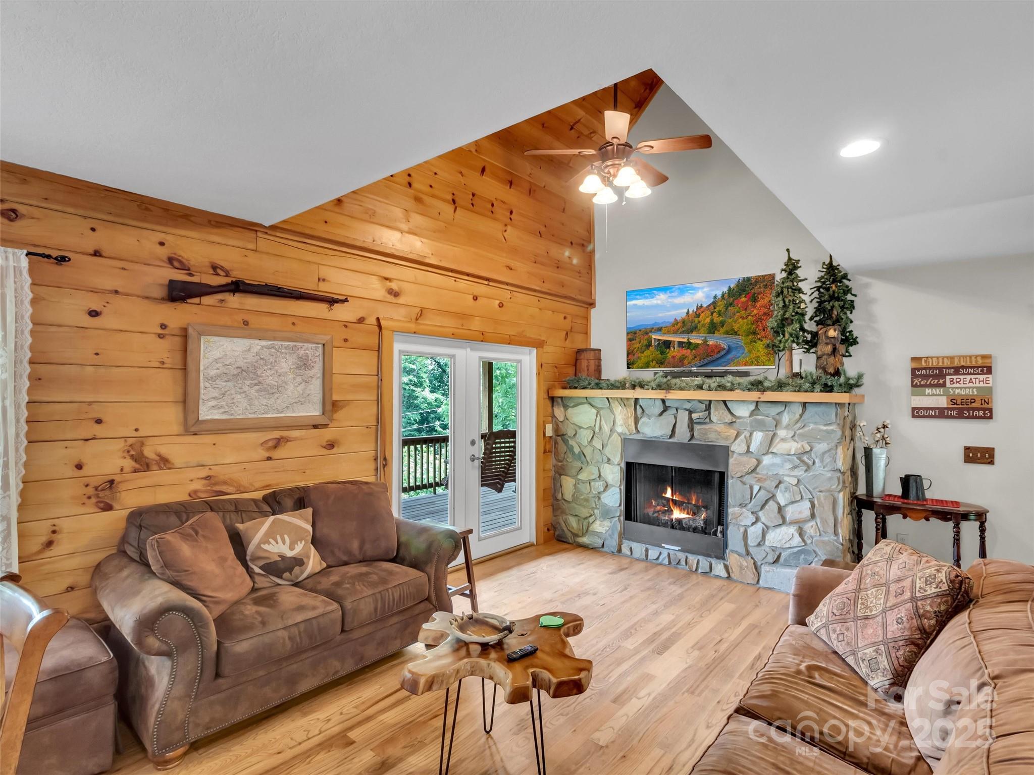 1064 Point Of View Drive Waynesville NC 28785