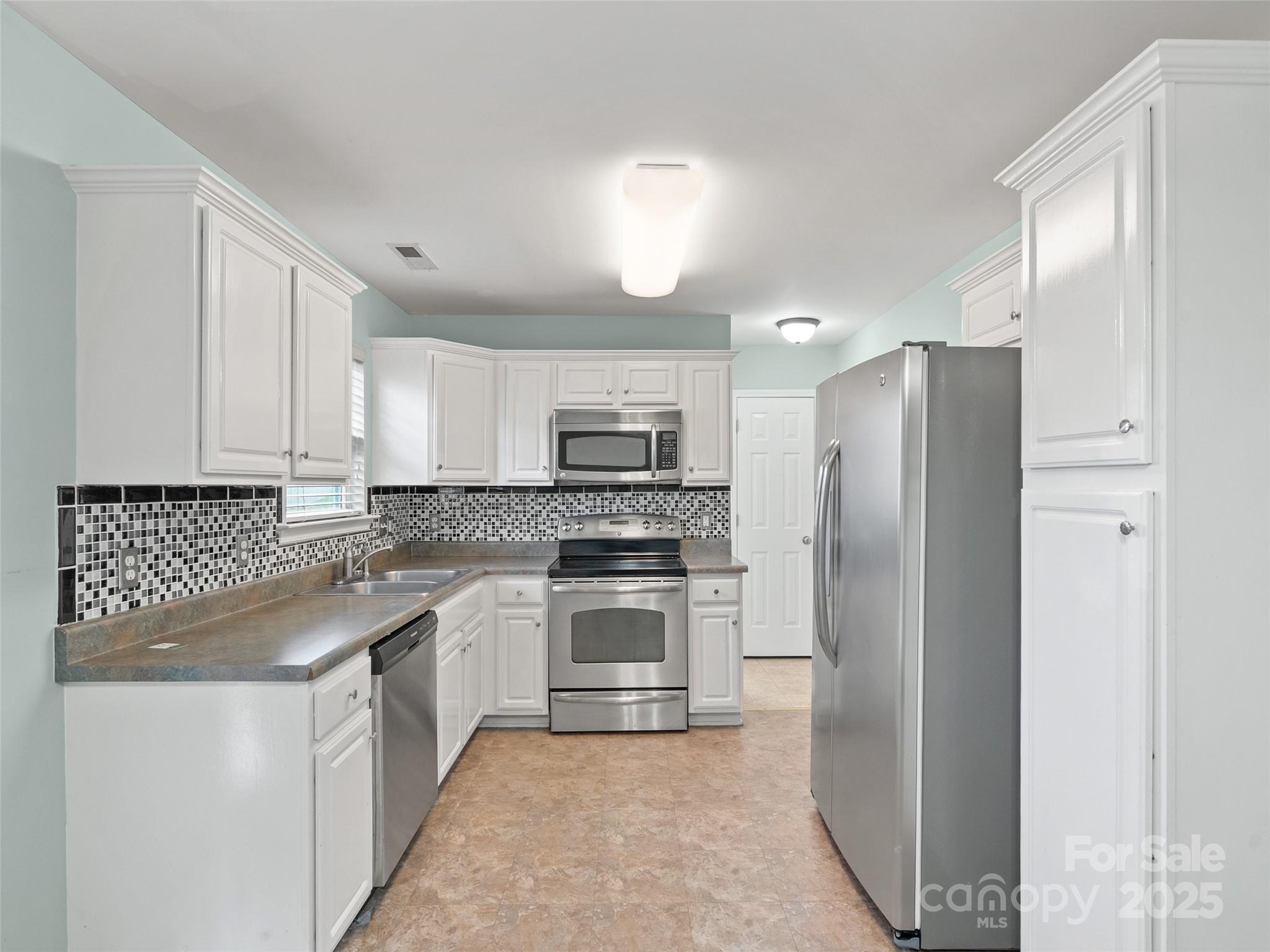 24 Torrington Avenue Fletcher NC 28732