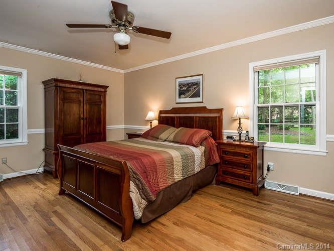6811 Rocky Falls Road Charlotte NC 28211