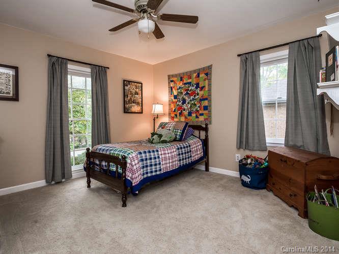 6811 Rocky Falls Road Charlotte NC 28211