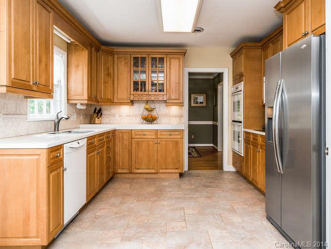 6811 Rocky Falls Road Charlotte NC 28211