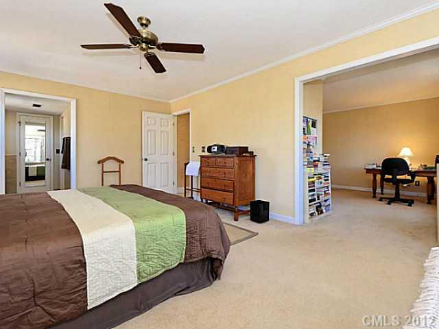5517 Mcpherson Drive Charlotte NC 28226