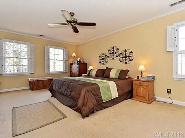 5517 Mcpherson Drive Charlotte NC 28226