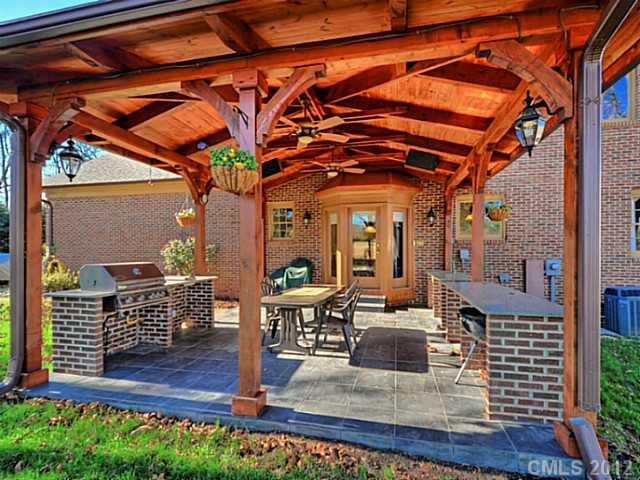5517 Mcpherson Drive Charlotte NC 28226