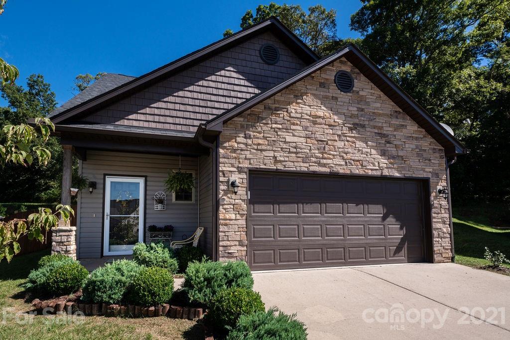 24 Wetland Way Arden NC 28704