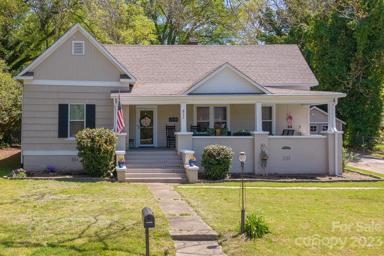 511 S Main Avenue Newton NC 28658