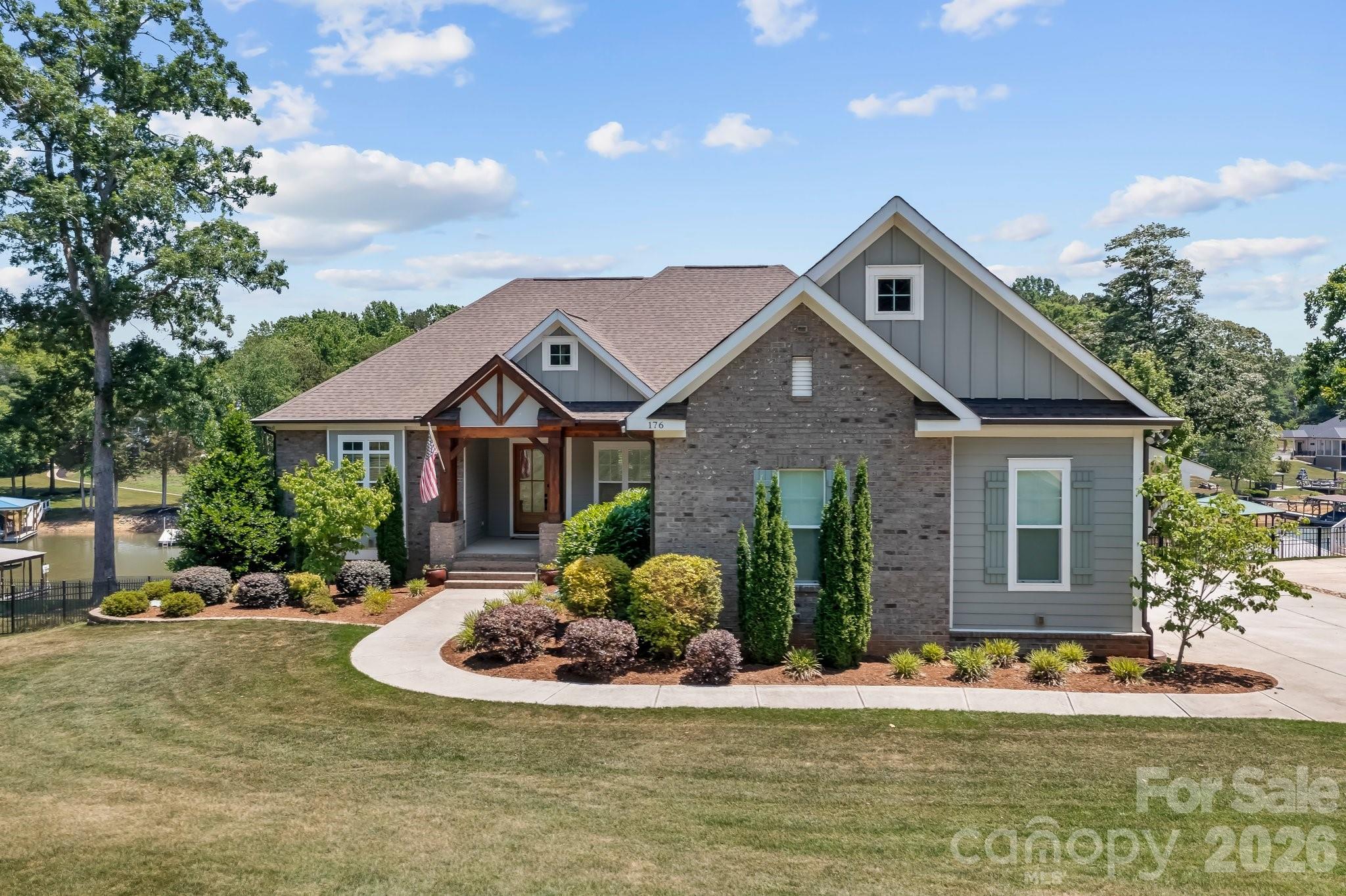 176 Hazelton Loop Mooresville NC 28117