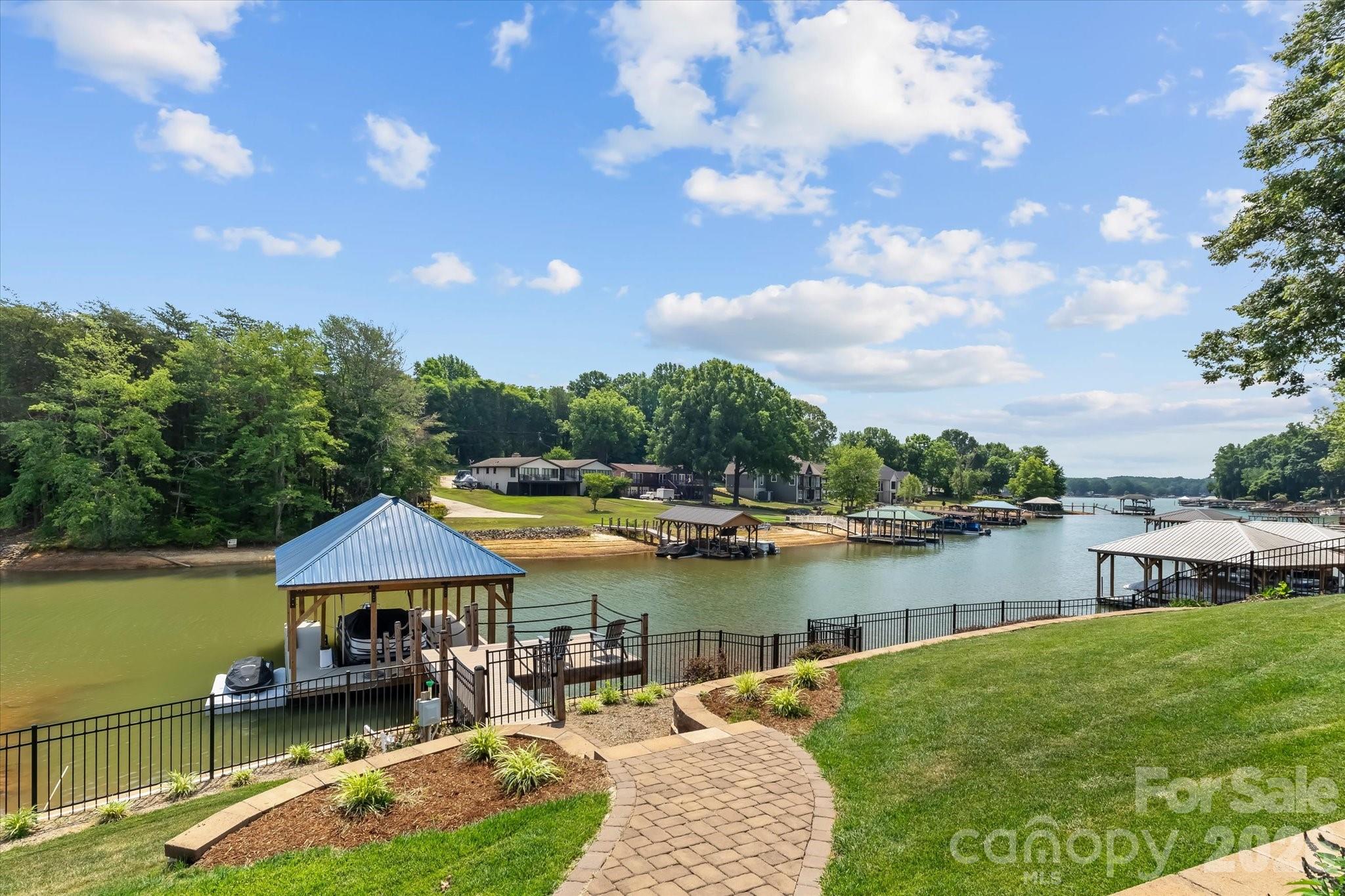 176 Hazelton Loop Mooresville NC 28117