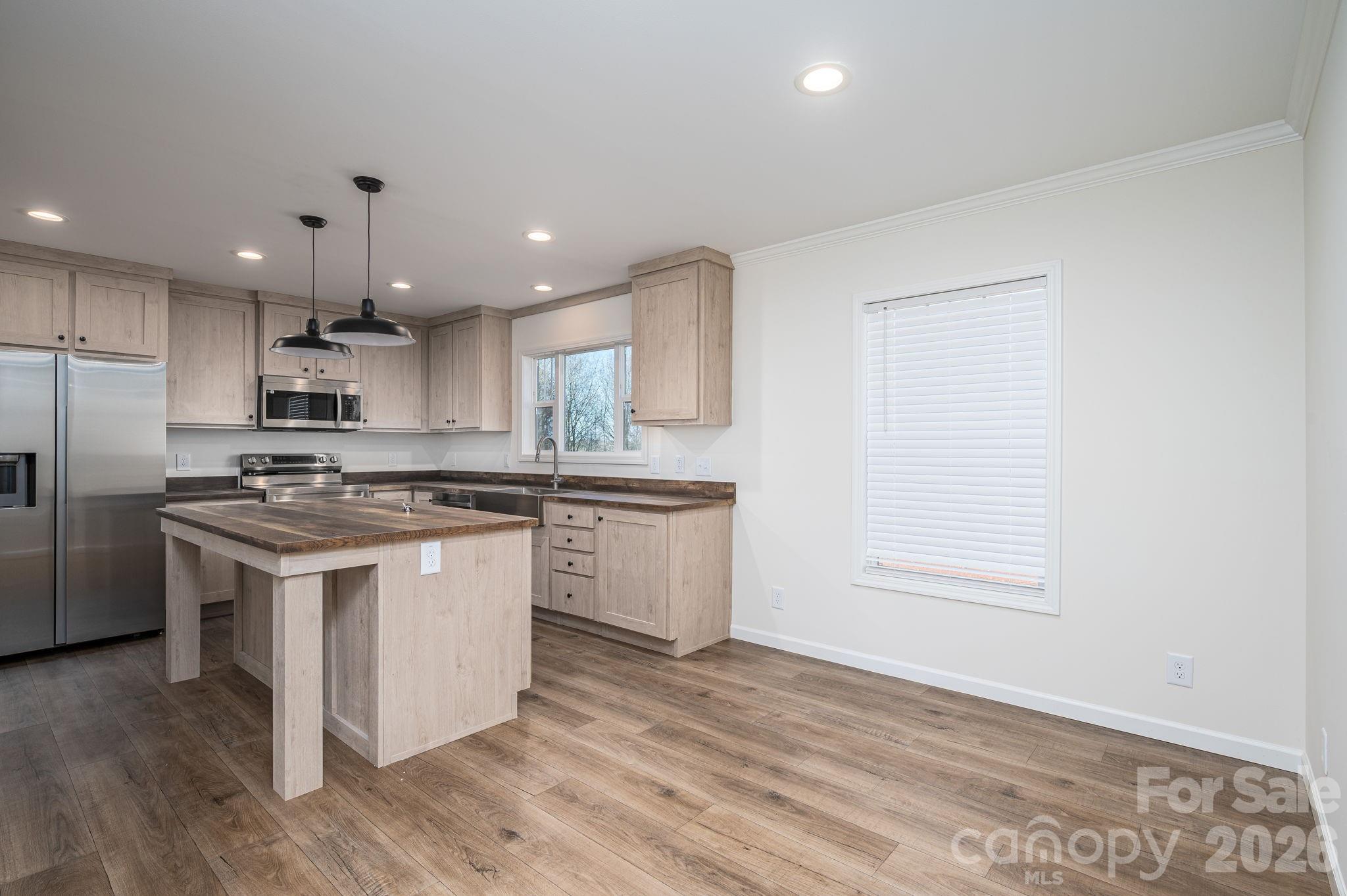 808 W Eagleview Lane Lawndale NC 28090
