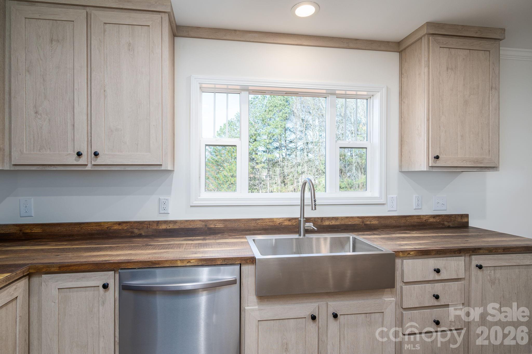 808 W Eagleview Lane Lawndale NC 28090