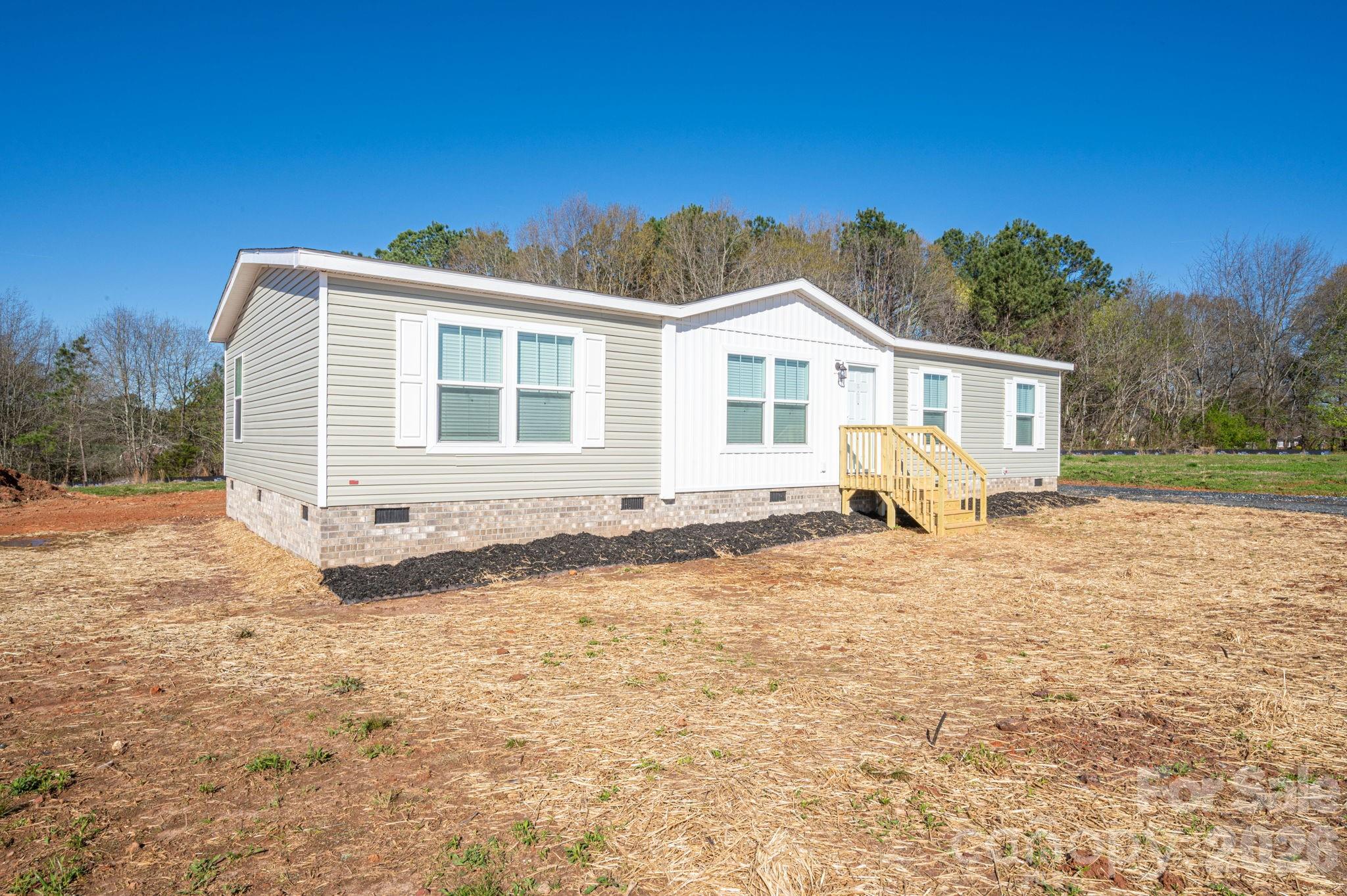808 W Eagleview Lane Lawndale NC 28090