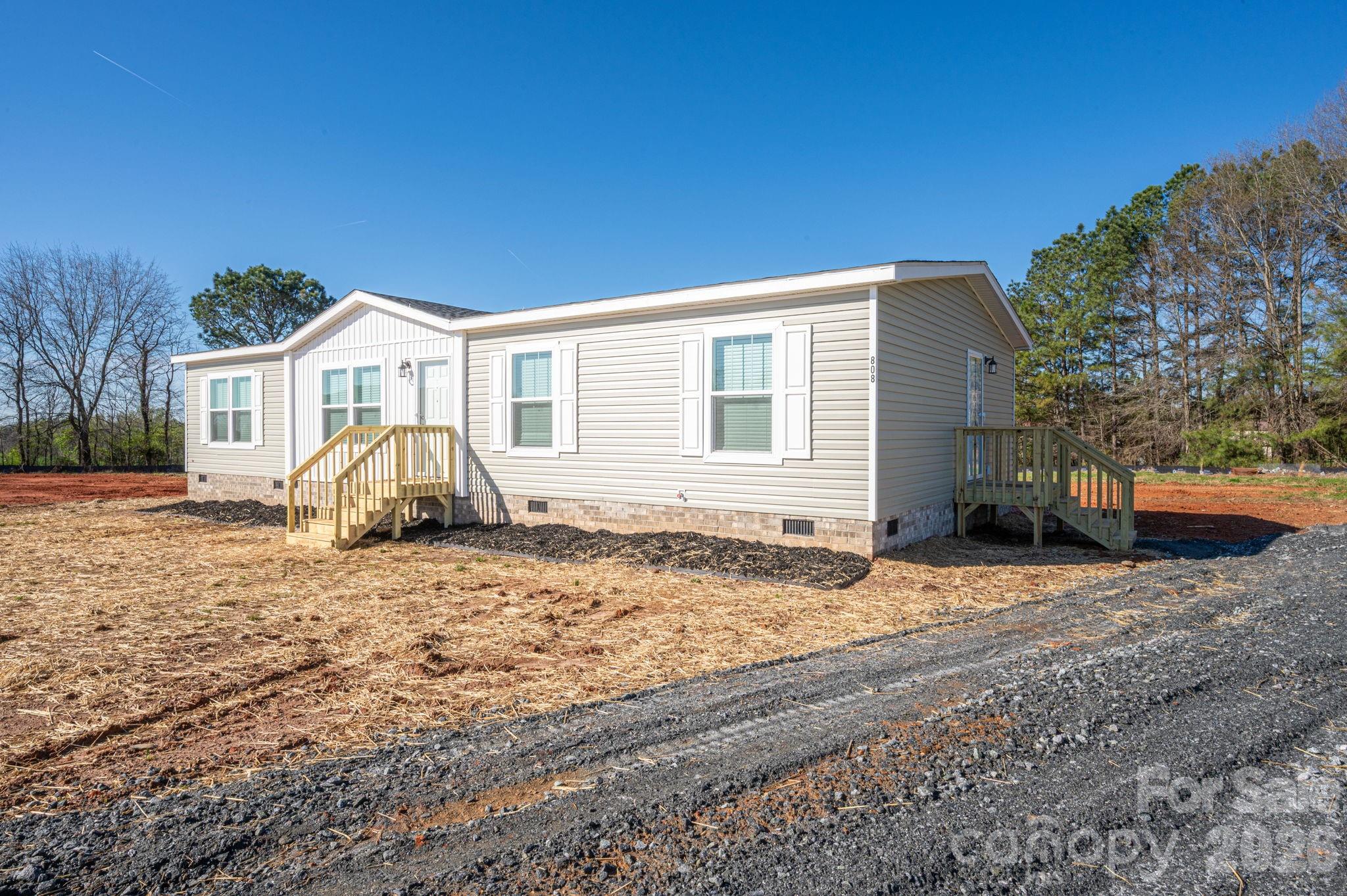 808 W Eagleview Lane Lawndale NC 28090