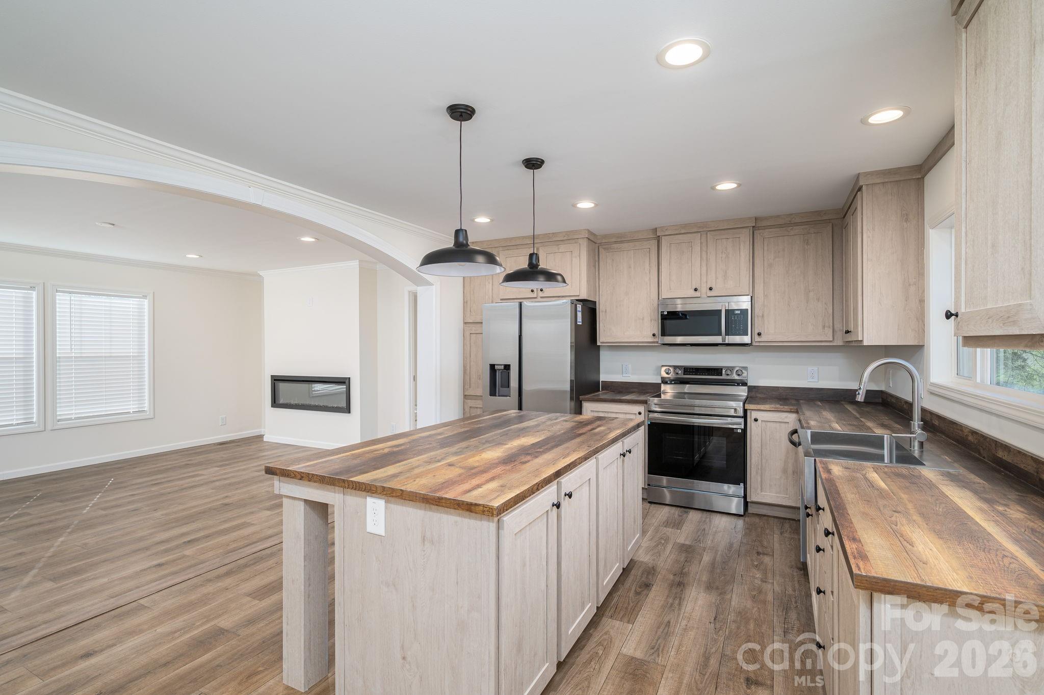 808 W Eagleview Lane Lawndale NC 28090