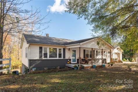 21 Walker Street Extension Columbus NC 28722