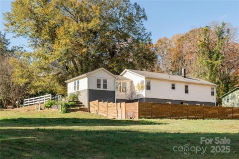21 Walker Street Extension Columbus NC 28722