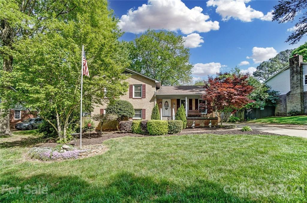 4624 Twin Oaks Place Charlotte NC 28212