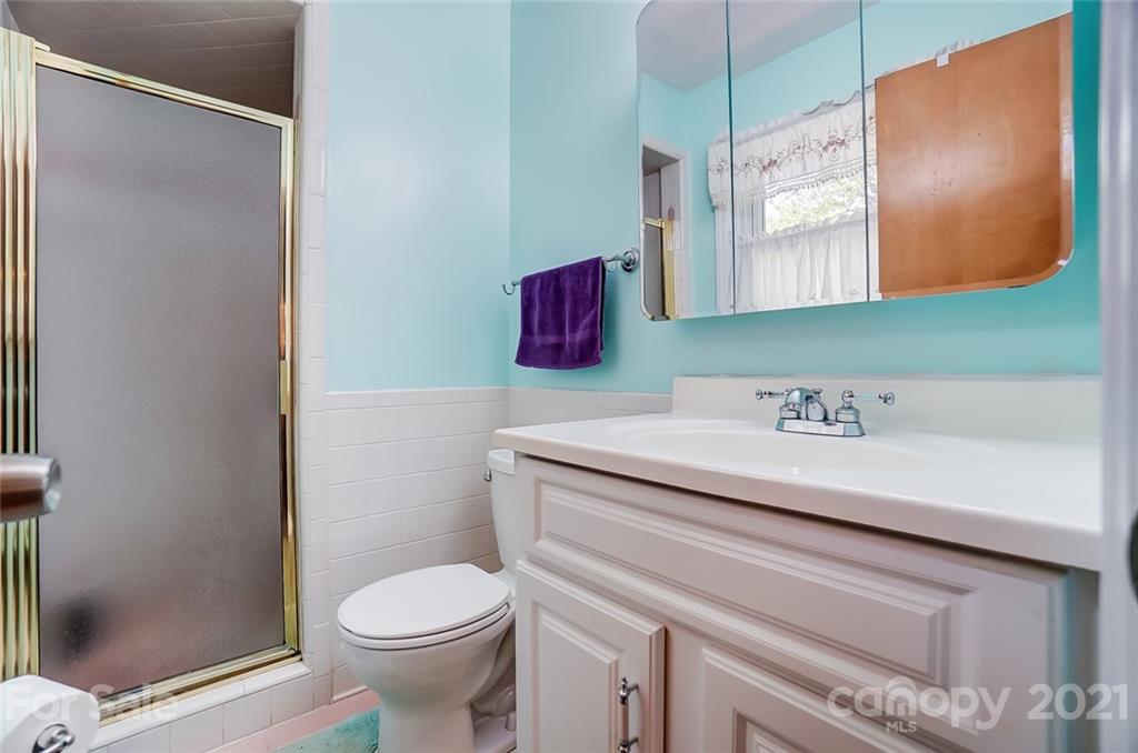 4624 Twin Oaks Place Charlotte NC 28212