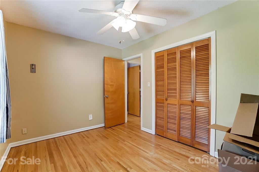 4624 Twin Oaks Place Charlotte NC 28212