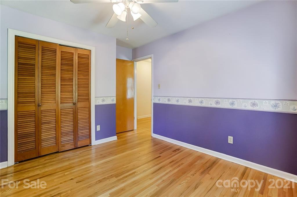 4624 Twin Oaks Place Charlotte NC 28212