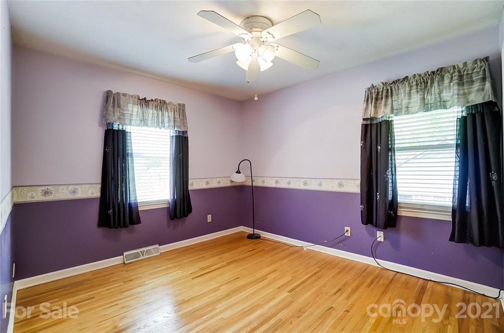 4624 Twin Oaks Place Charlotte NC 28212