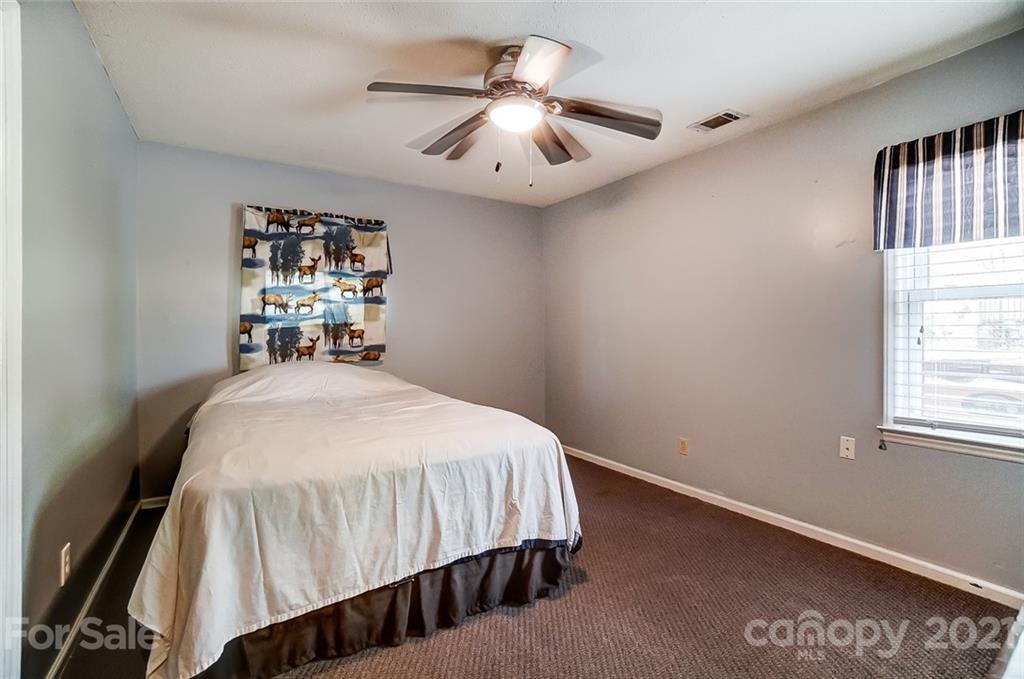 4624 Twin Oaks Place Charlotte NC 28212
