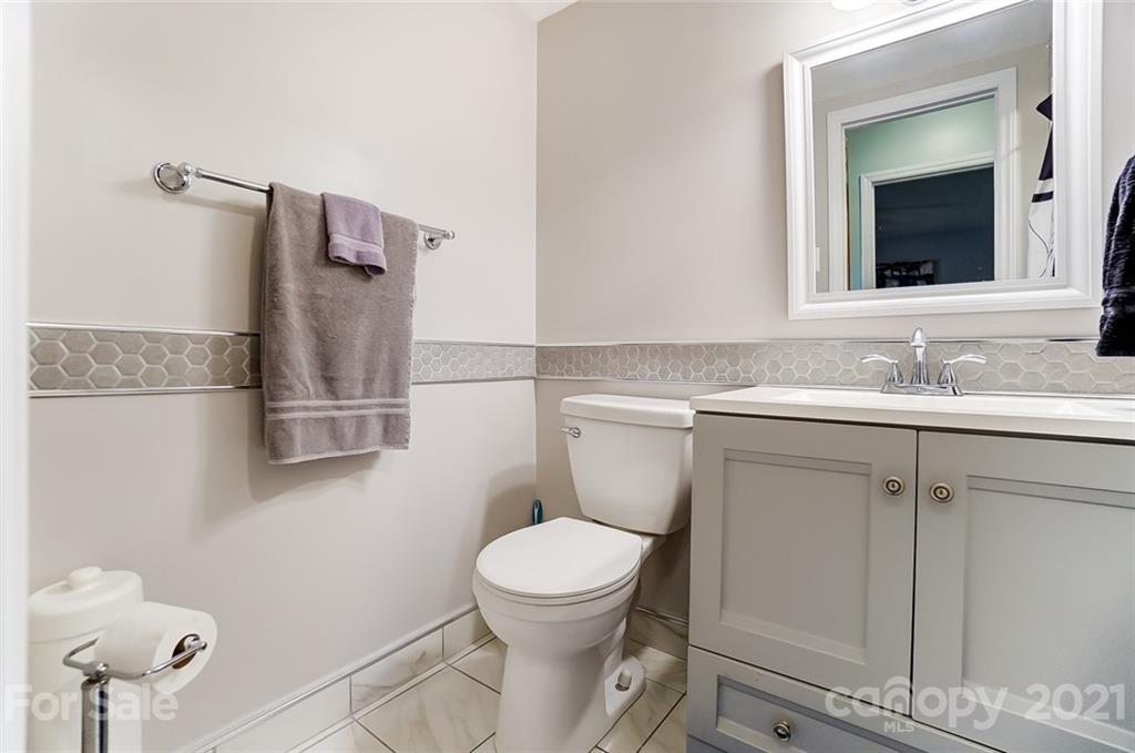 4624 Twin Oaks Place Charlotte NC 28212