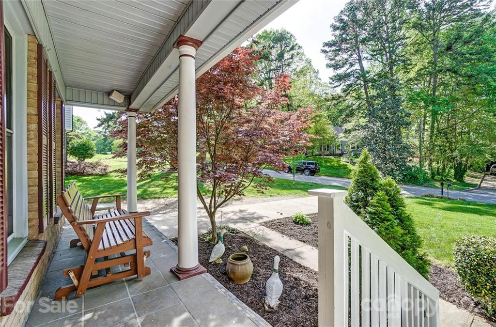 4624 Twin Oaks Place Charlotte NC 28212