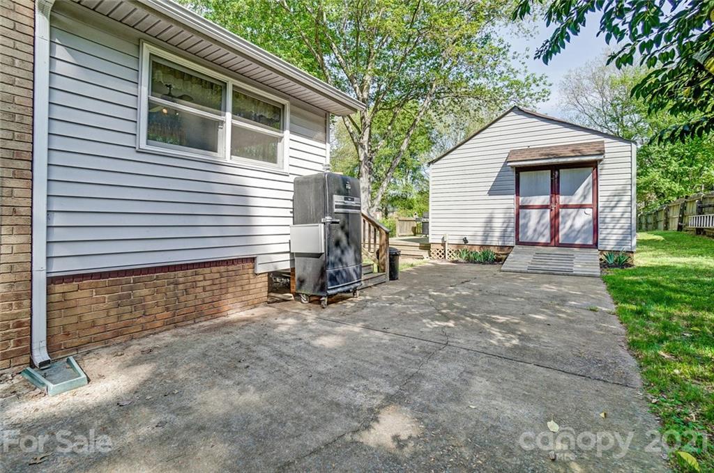 4624 Twin Oaks Place Charlotte NC 28212