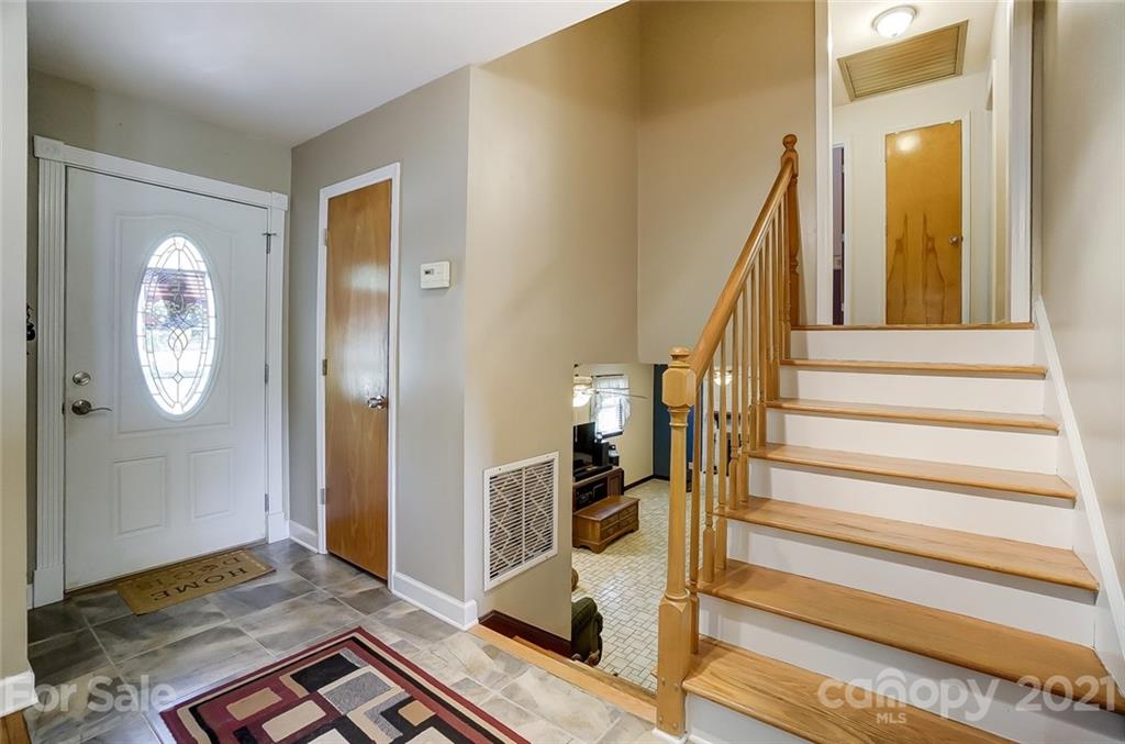 4624 Twin Oaks Place Charlotte NC 28212