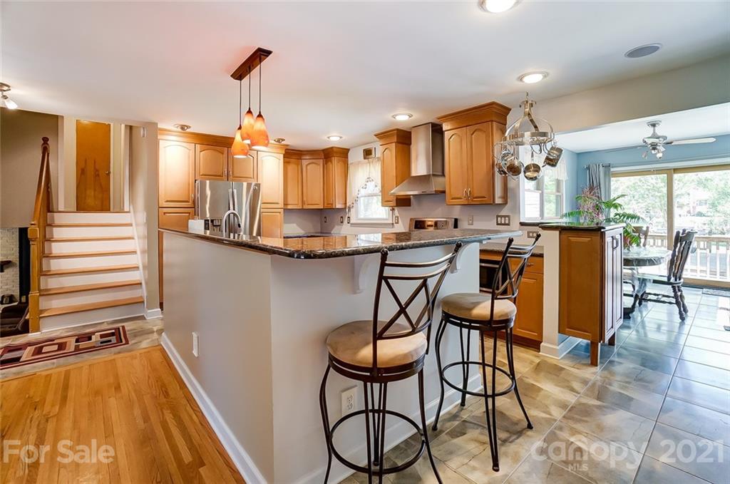 4624 Twin Oaks Place Charlotte NC 28212