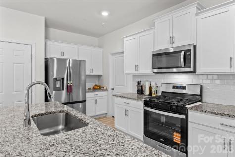 136 Sycamore Springs Drive Statesville NC 28677