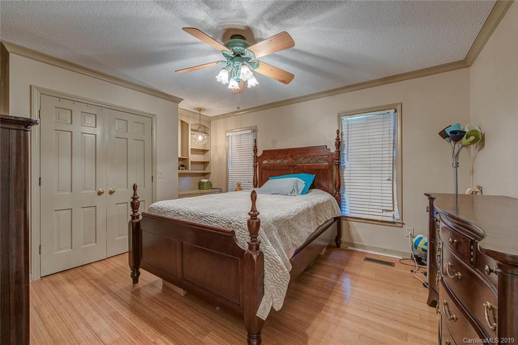 1516 Edinburg Drive Gastonia NC 28054