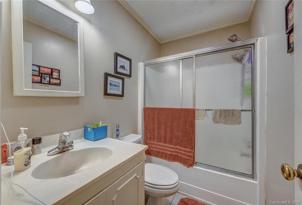 1516 Edinburg Drive Gastonia NC 28054