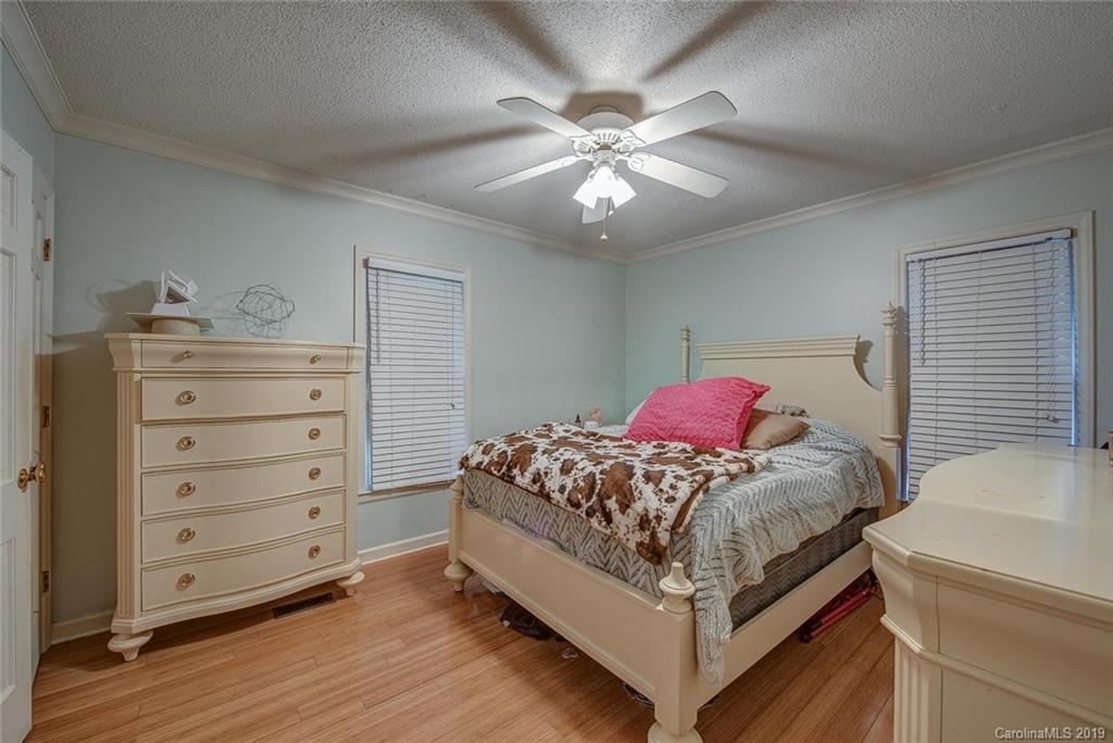 1516 Edinburg Drive Gastonia NC 28054