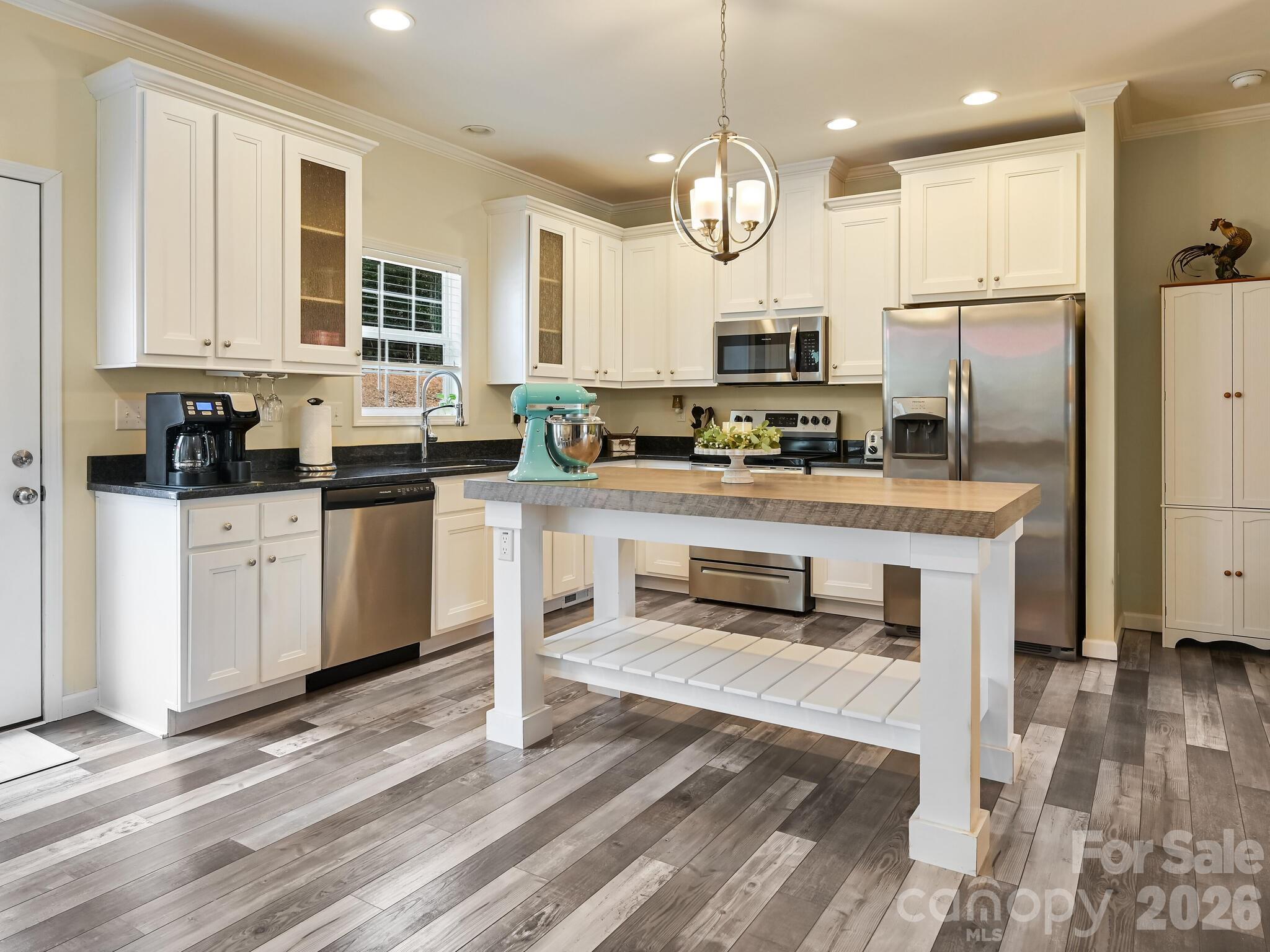 241 West Sunset Ridge Drive Etowah NC 28729