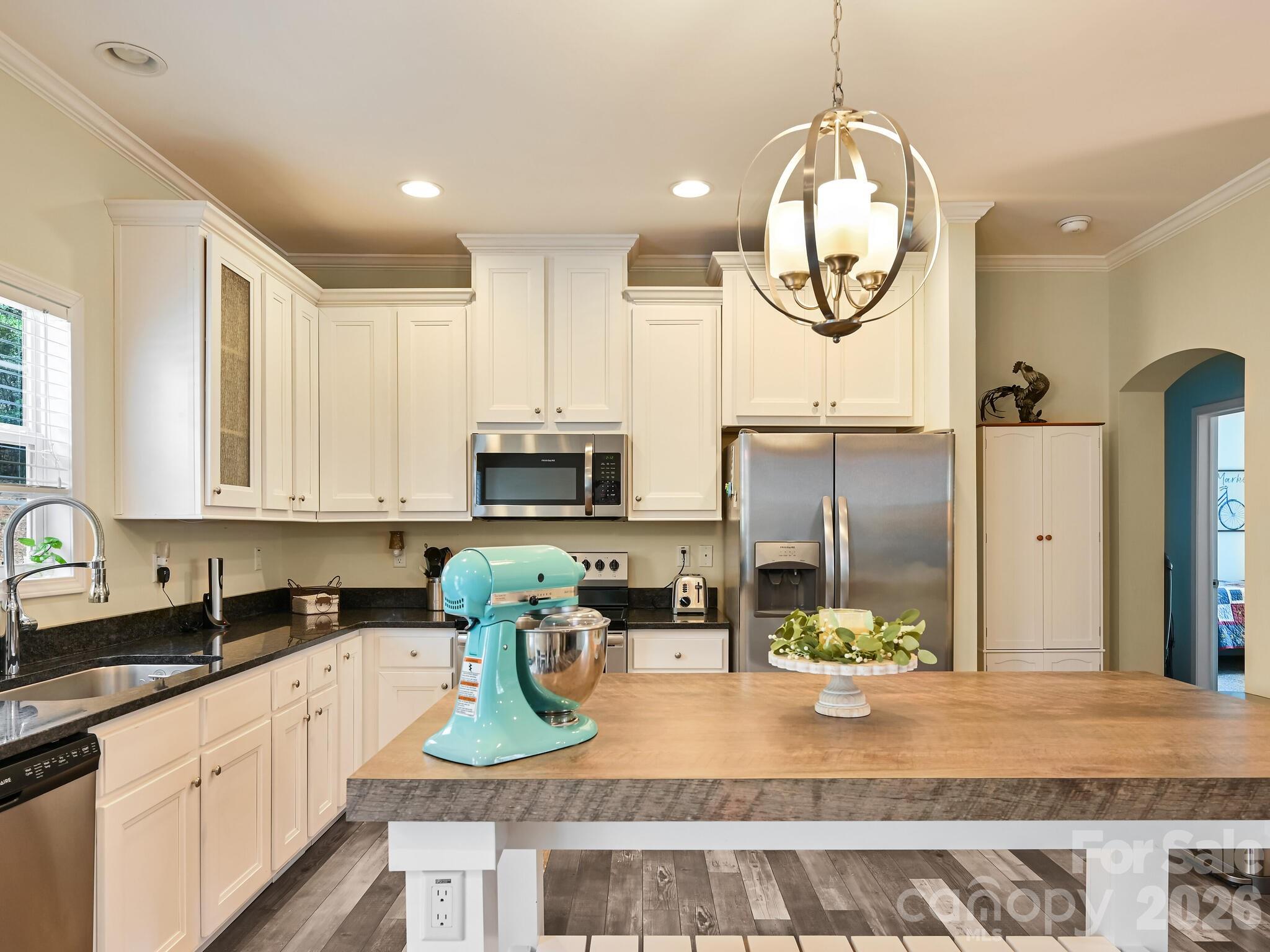 241 West Sunset Ridge Drive Etowah NC 28729
