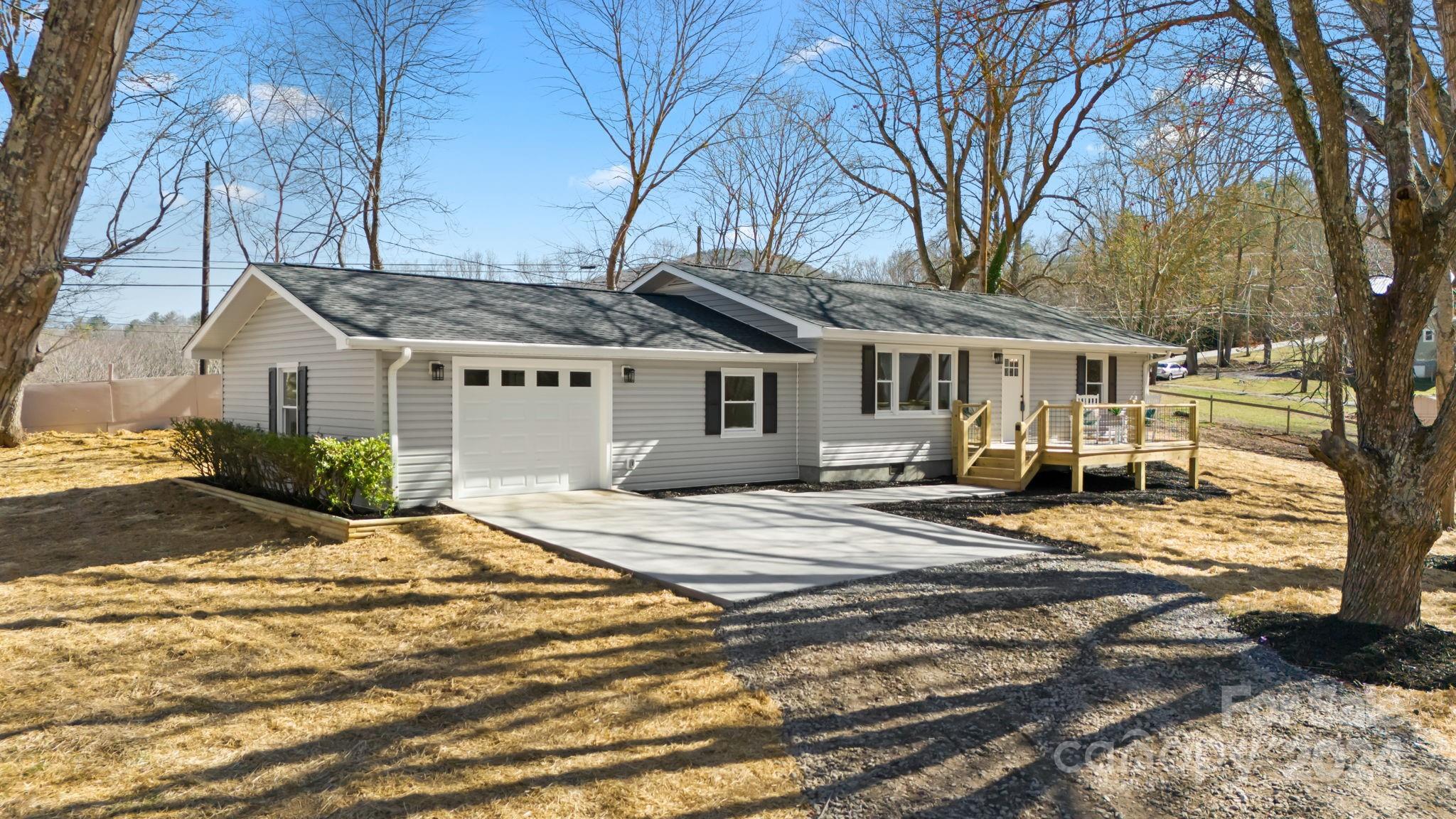 18 Hydrangea Drive Leicester NC 28748