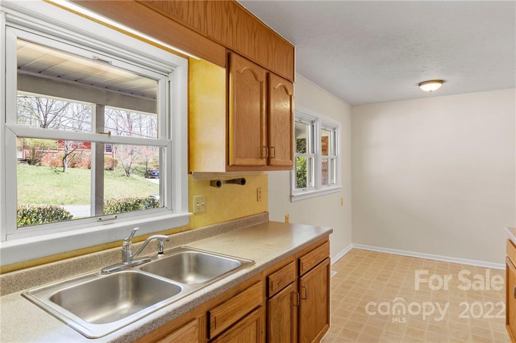 13 Pinehurst Road Asheville NC 28805