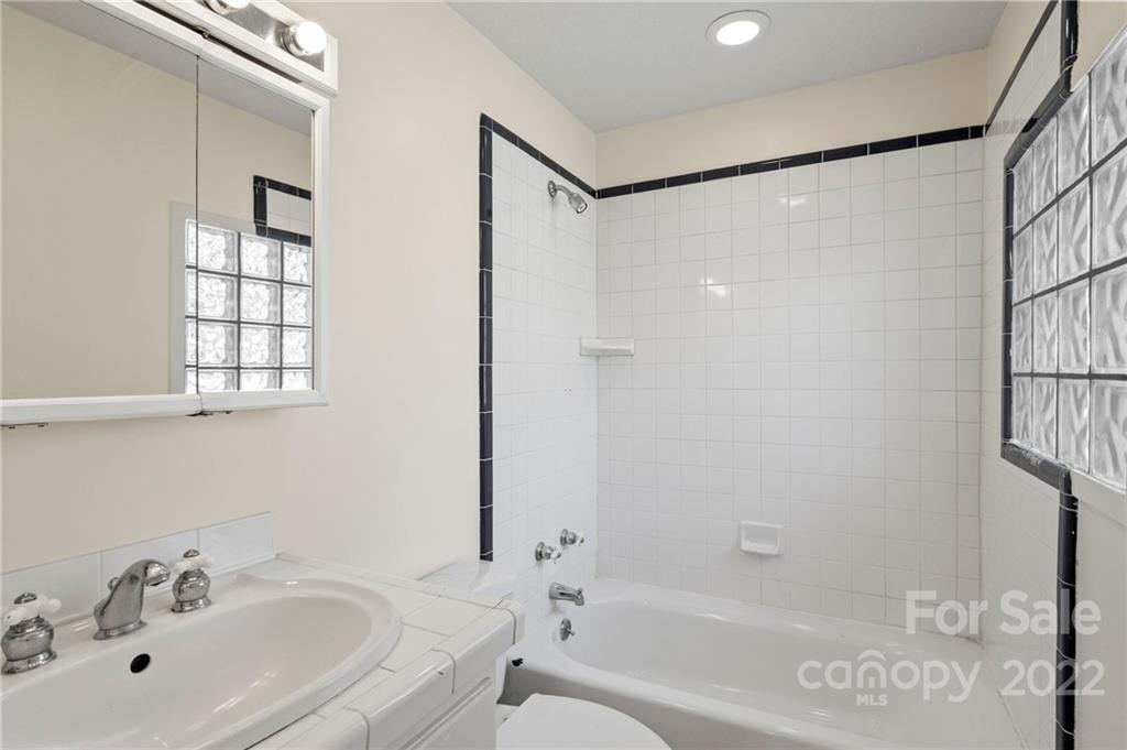 13 Pinehurst Road Asheville NC 28805